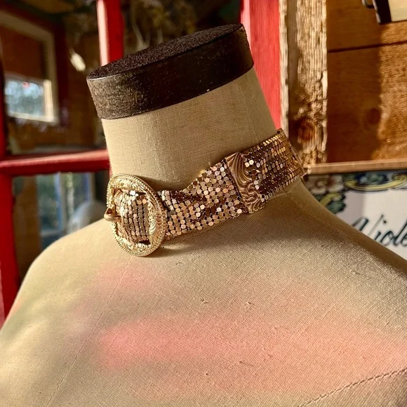 Anthropologie Buckle Chainmail Choker Gold Edition - Picture 5 of 5